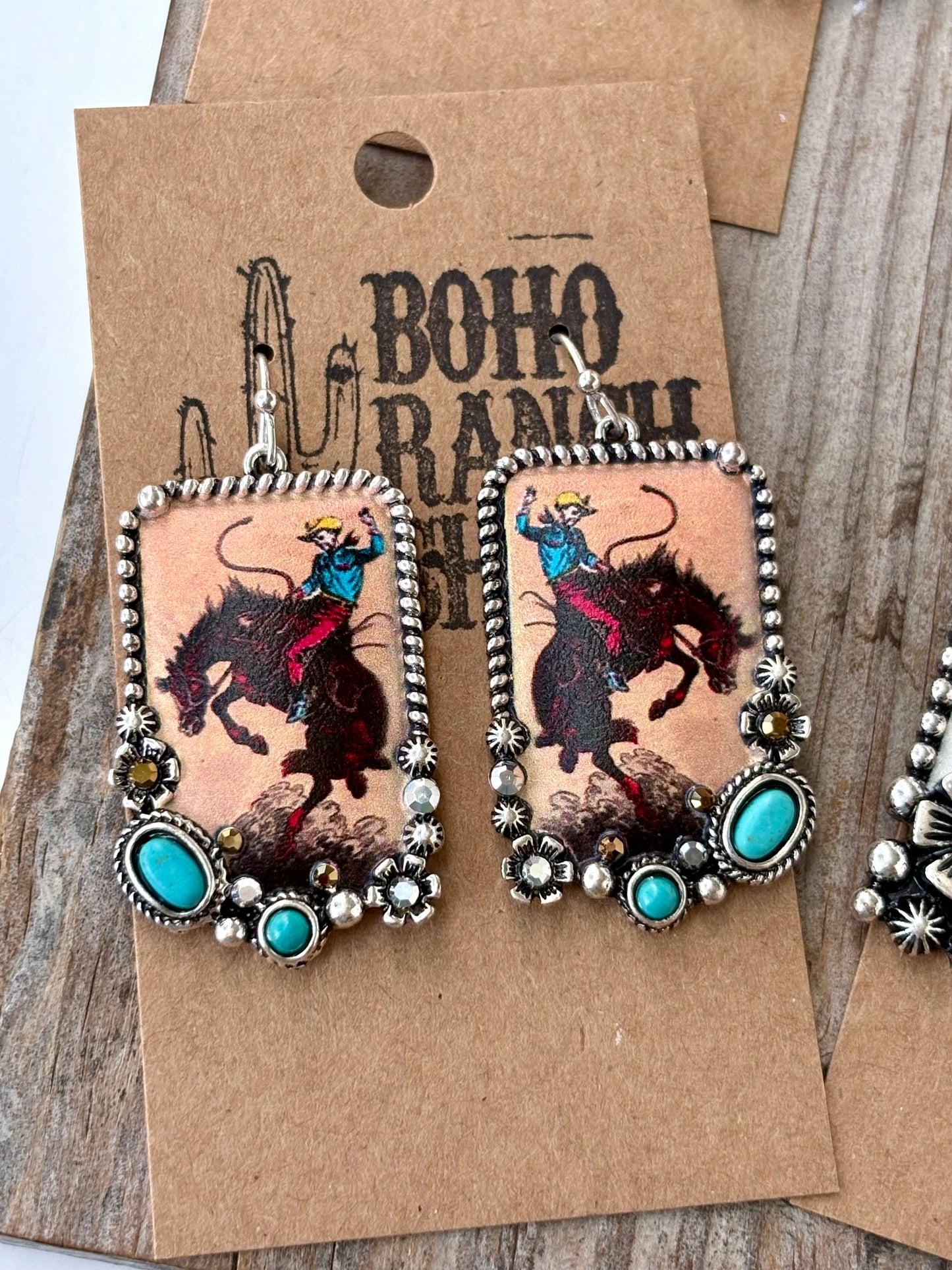 Western Style Pendant with Turquoise Stone Drop Earrings